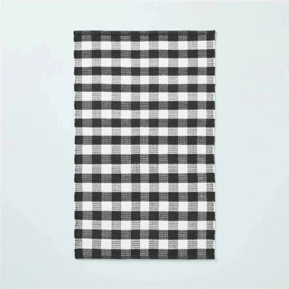 NWT Textured Gingham Indoor/‎ Outdoor Woven Accent Rug Dark - Hearth & Ha…